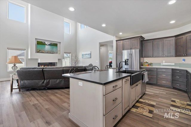 2971 Sunlight Rd, Twin Falls, ID 83301