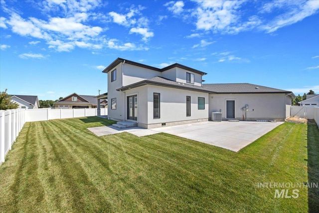 2971 Sunlight Rd, Twin Falls, ID 83301