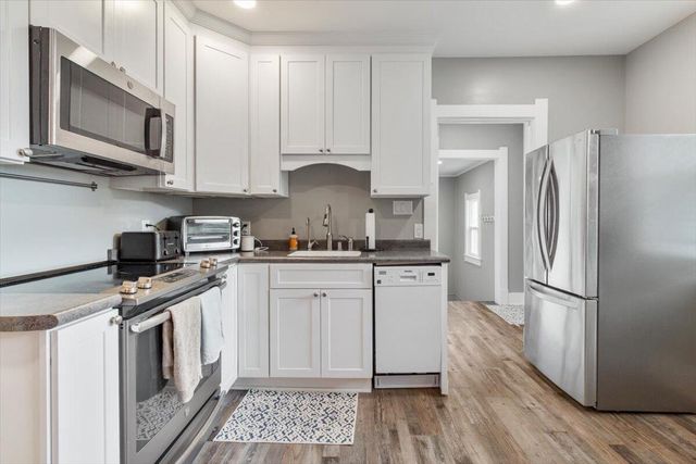 1702 Cass STREET, La Crosse, WI 54601