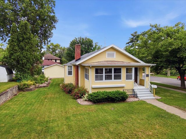 1702 Cass STREET, La Crosse, WI 54601