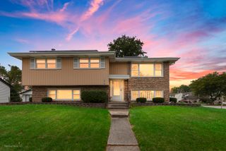 16610 76th Avenue, Tinley Park, IL 60477