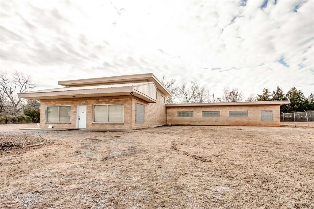 402 W Highland Street, Tecumseh, OK 74873