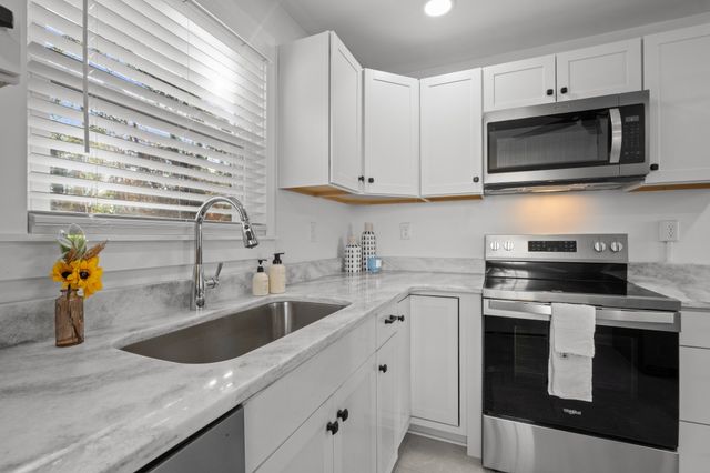 64 Creighton Ave, Nashville, TN 37206