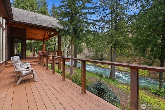 125 Royal Coachman Lane, Kalama, WA 98625