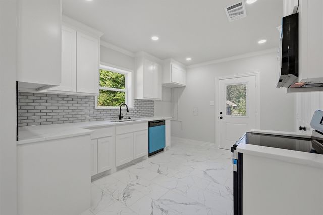 1525 N Shannon Street, Sherman, TX 75092