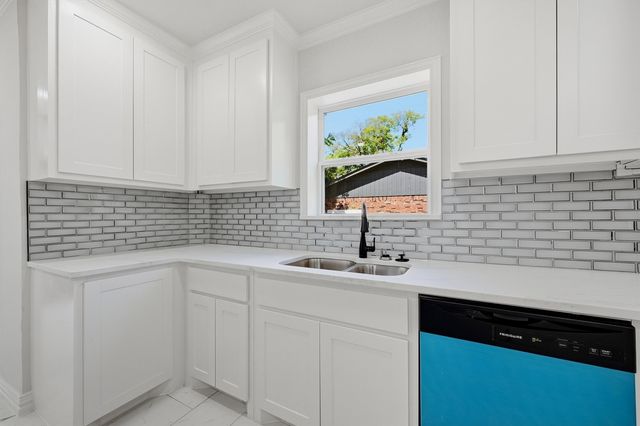 1525 N Shannon Street, Sherman, TX 75092