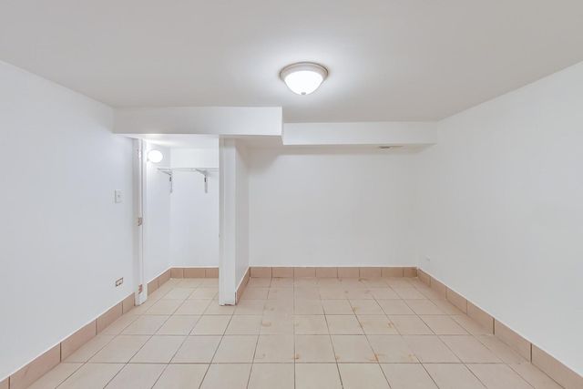 1138 W Addison Street 1, Chicago, IL 60613