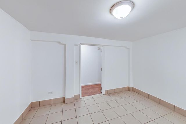 1138 W Addison Street 1, Chicago, IL 60613