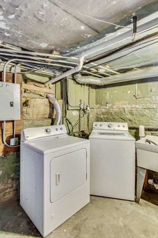 1138 W Addison Street 1, Chicago, IL 60613