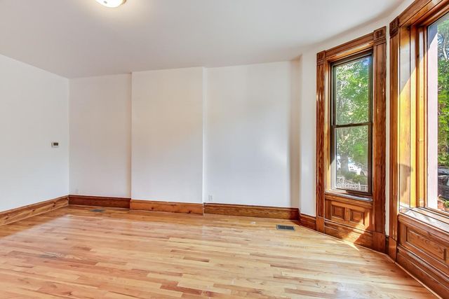 1138 W Addison Street 1, Chicago, IL 60613
