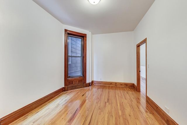 1138 W Addison Street 1, Chicago, IL 60613