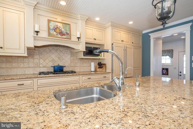 334 ECHO VALLEY LN, Newtown Square, PA 19073