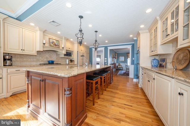 334 ECHO VALLEY LN, Newtown Square, PA 19073