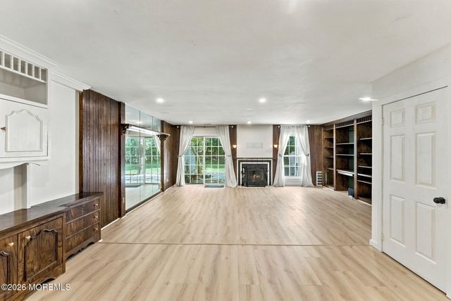 318 Balsam Court, Howell, NJ 07731