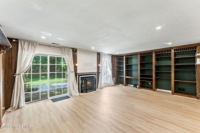 318 Balsam Court, Howell, NJ 07731