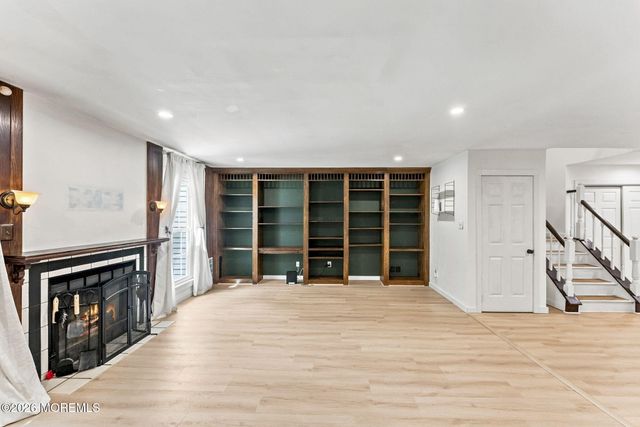 318 Balsam Court, Howell, NJ 07731