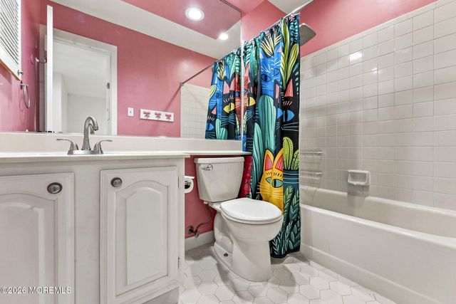318 Balsam Court, Howell, NJ 07731
