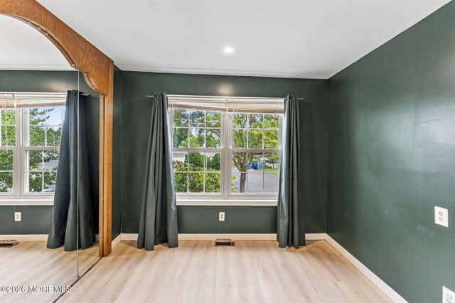 318 Balsam Court, Howell, NJ 07731