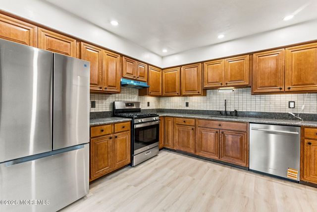 318 Balsam Court, Howell, NJ 07731