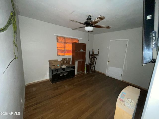 2038 E CHEERY LYNN Road, Phoenix, AZ 85016