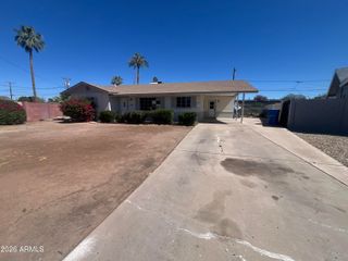 2038 E CHEERY LYNN Road, Phoenix, AZ 85016