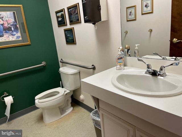 2273 ROUTE 33, Hamilton, NJ 08690