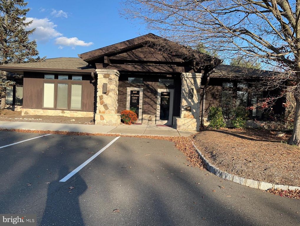 2273 ROUTE 33, Hamilton, NJ 08690