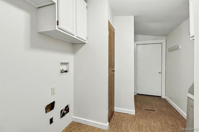 1295 W Cook Road, Grand Blanc, MI 48439