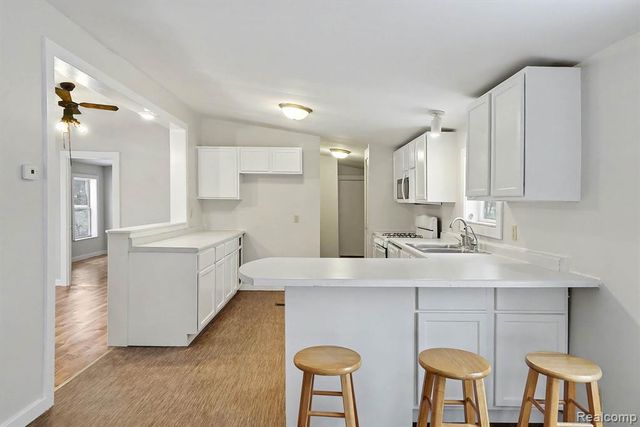 1295 W Cook Road, Grand Blanc, MI 48439