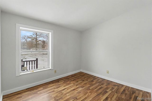 1295 W Cook Road, Grand Blanc, MI 48439