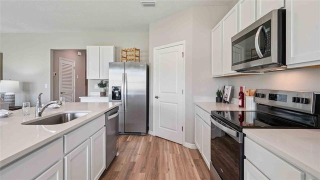 24220 NW 13TH BOULEVARD, Newberry, FL 32669
