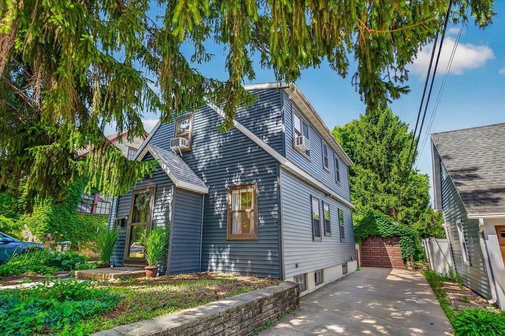 12 Farley Avenue, Madison, WI 53705