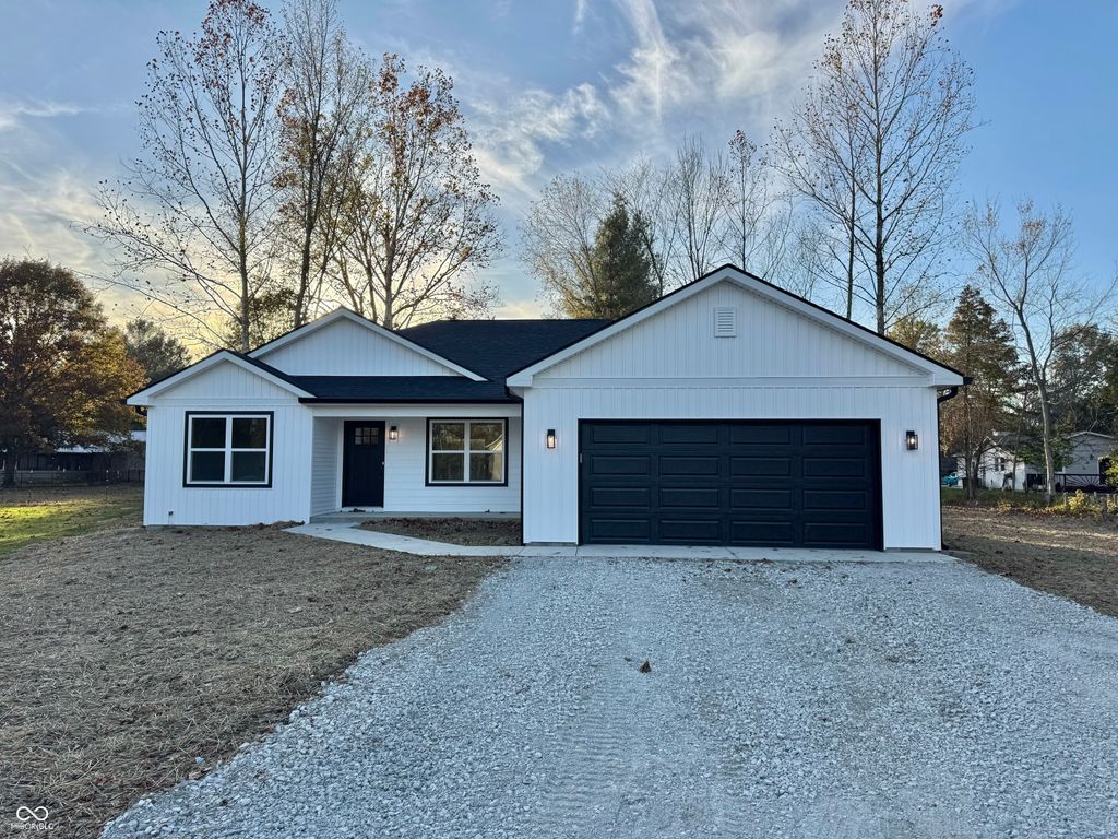 613 Jefferson Valley, Coatesville, IN 46121