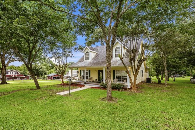 11 Skyline Drive, Coldspring, TX 77331