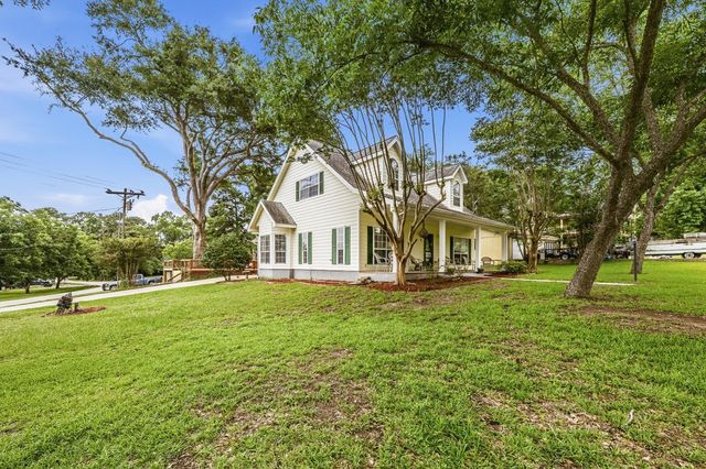 11 Skyline Drive, Coldspring, TX 77331