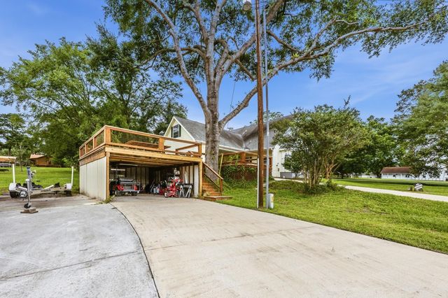 11 Skyline Drive, Coldspring, TX 77331