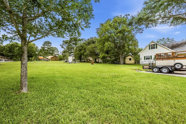 11 Skyline Drive, Coldspring, TX 77331