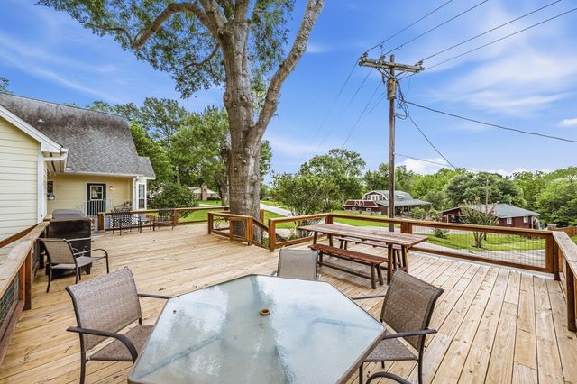 11 Skyline Drive, Coldspring, TX 77331