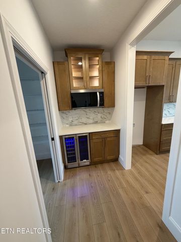 6813 Flint Gap Rd, Knoxville, TN 37914