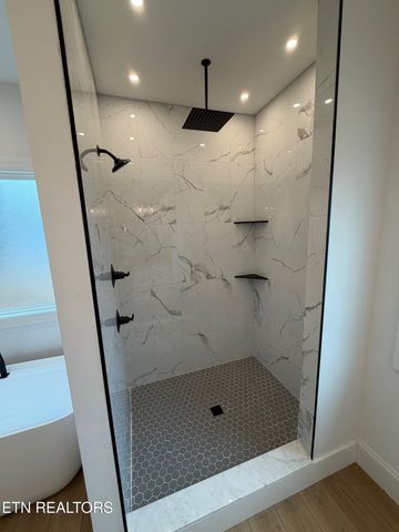 6813 Flint Gap Rd, Knoxville, TN 37914