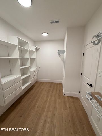 6813 Flint Gap Rd, Knoxville, TN 37914