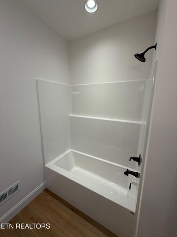 6813 Flint Gap Rd, Knoxville, TN 37914