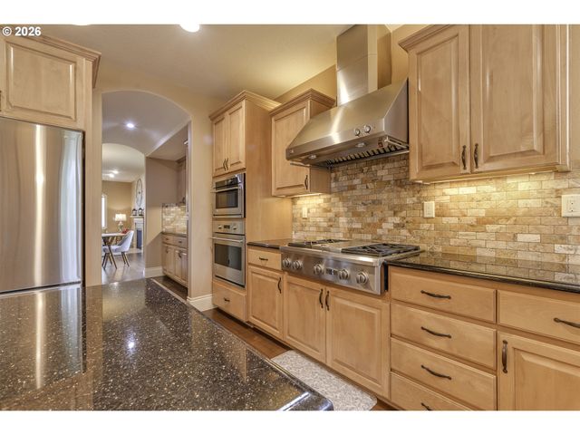 16726 Nw VETTER Dr, Portland, OR 97229