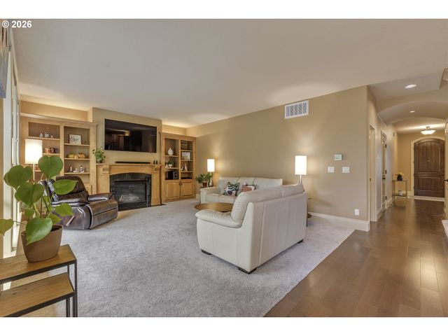 16726 Nw VETTER Dr, Portland, OR 97229
