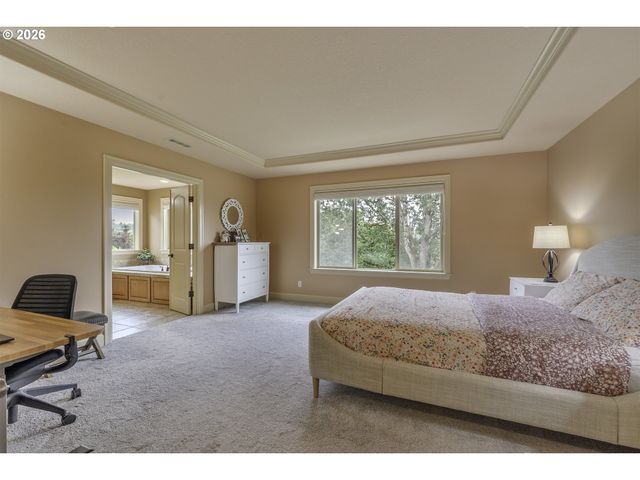 16726 Nw VETTER Dr, Portland, OR 97229