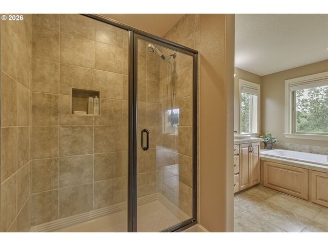 16726 Nw VETTER Dr, Portland, OR 97229