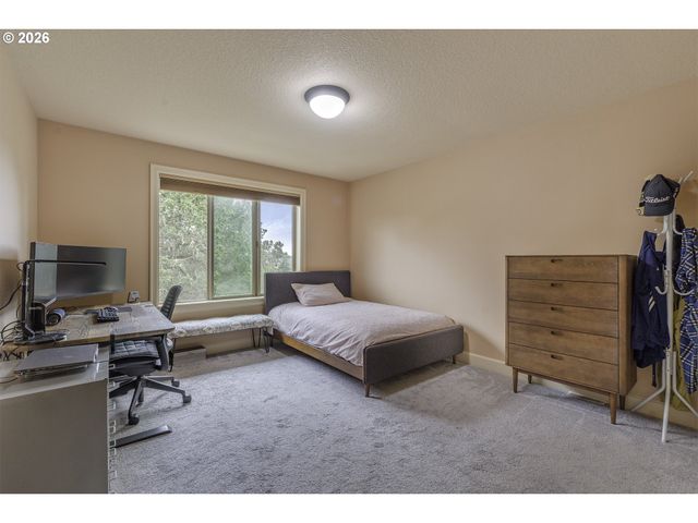 16726 Nw VETTER Dr, Portland, OR 97229