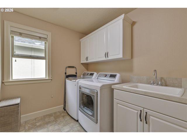 16726 Nw VETTER Dr, Portland, OR 97229