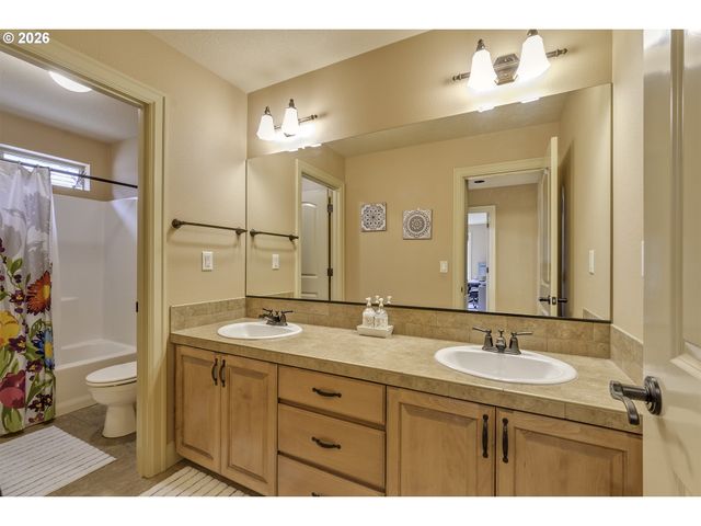 16726 Nw VETTER Dr, Portland, OR 97229