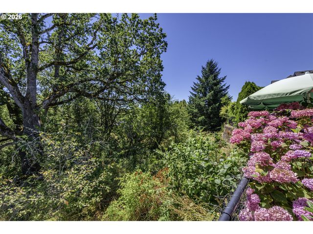16726 Nw VETTER Dr, Portland, OR 97229